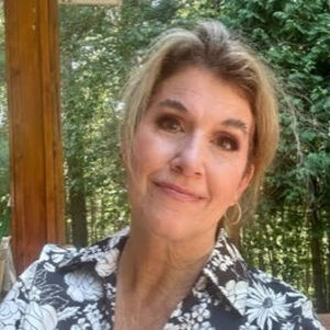 Meet your Posher, Debbie